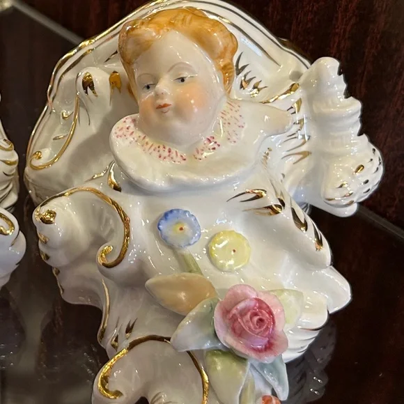 Limoges Vintage Porcelain Pair of Wall Angels Cherubs Consoles